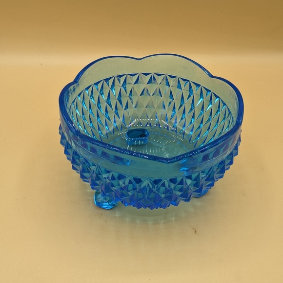 Vintage Indiana Glass Bowl Diamond Point Blue  Candy Dish Tri-footed Bowl 5" Dia - Picture 3 of 11